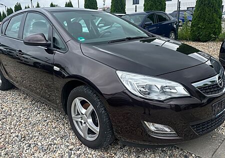 Opel Astra J Lim. 5-trg. Mod 2013, Topzustand, 1.Hand