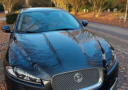 Jaguar XF 3.0 L V6 Diesel Sportbrake -