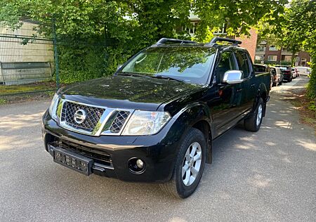 Nissan Navara 2.5 D Autm. 4x4 Klima Leder Navi AHK