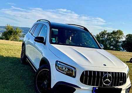 Mercedes-Benz GLB 35 AMG Mercedes-AMG GLB 35 4MATIC DCT Me...