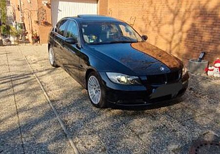BMW 325i - Tüv/AU Neu, Automatik,Schiebedach ,Navi