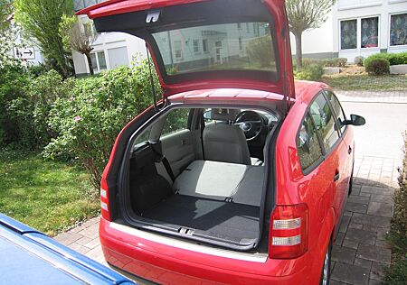 Audi A2 1.2TDI 1 von 6 500 GRÜNE P. TÜV 3/27