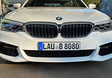 BMW 530i xDrive Touring, M-Paket, Leder schwarz,Pano