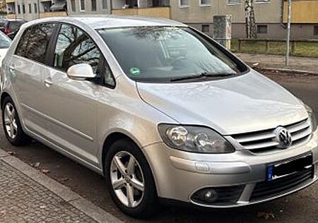 VW Golf Plus Volkswagen 1.6 TÜV bei Kauf neu !