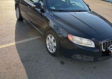 Volvo V70 D5