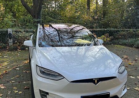 Tesla Model X 90D - 7 Sitzer