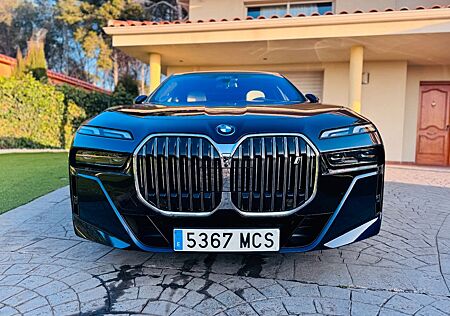 BMW i7 xDrive60 M INDIVIDUAL TV B&W sound