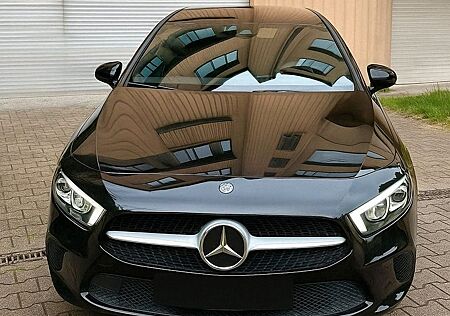 Mercedes-Benz A 180 d - AMG LOOK