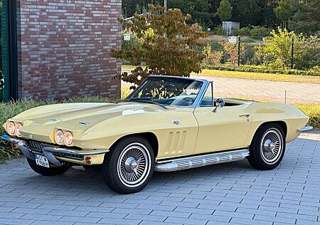Chevrolet Corvette C2 Cabrio | 1966 | Note 2+ | Sunfire Yellow
