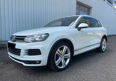 VW Touareg Volkswagen V6 TDI R-LINE+ PANO AHK TÜV NEU
