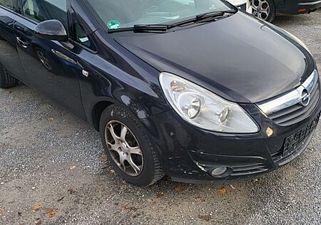 Opel Corsa D Edition / 180.000 km /