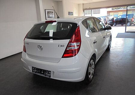 Hyundai i30 1.4 Comfort Klima TÜV 09/2026