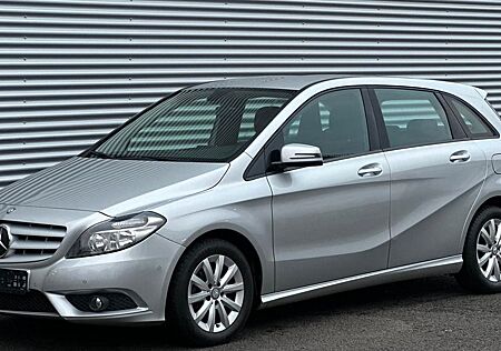 Mercedes-Benz B 180 / TÜV NEU / RENTNERFAHRZEUG / ALLES NEU