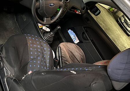 Ford Fiesta 1,4 16V Ambiente Ambiente