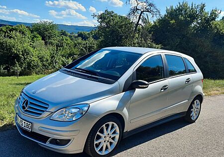 Mercedes-Benz B 180 CDI -AHK Automatic gepflegter Zustand
