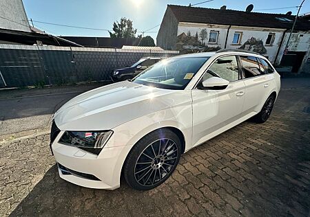 Skoda Superb 2.0 TDI SCR 140 Gr t DSG 4x4 Style Co...