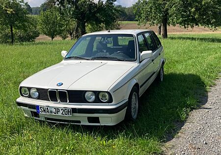 BMW 318i E30