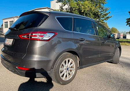 Ford S-Max 2,0 TDCi 110kW 4x4 Titanium Titanium