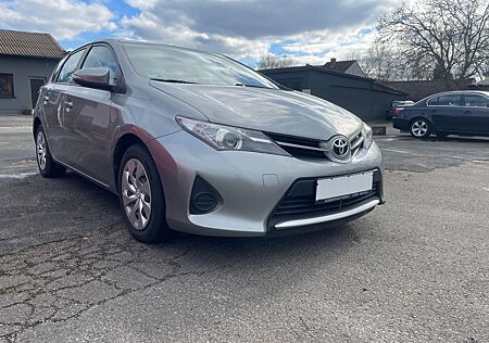Toyota Auris Cool