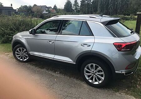 VW T-Roc Volkswagen 1.5 TSI OPF DSG Style Pyrit Silber Met.
