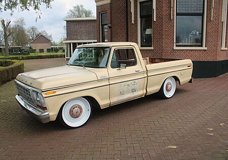 Ford F 100