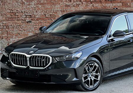 BMW i5 Lim. 40eDrive/INDIVIDUAL/NP93/SITZKLIMA/PANO