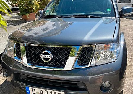 Nissan Pathfinder 2.5 dCi DPF SE 4WD Automatik SE