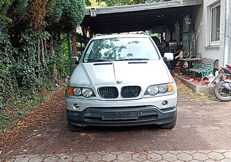 BMW X5 M50