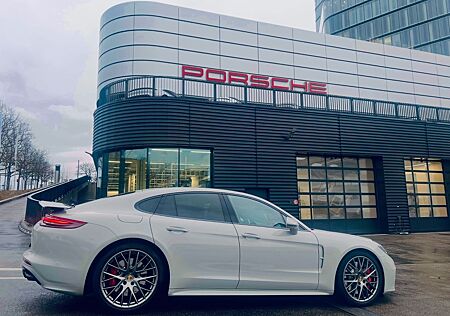 Porsche Panamera Turbo Turbo in Kreide ohne OPF