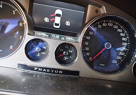 VW Phaeton Volkswagen 4.2 V8 (Verkauf nur noch bis zum 16.4. )
