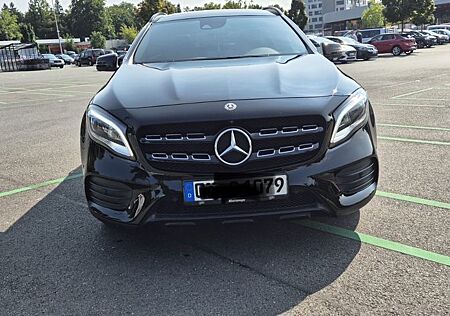 Mercedes-Benz GLA 250 AMG 4Matic 4x4/Navi/Kamera/Bi-Xenon/Pano