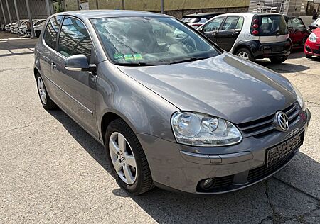 VW Golf Volkswagen V Lim. United
