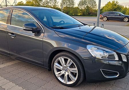 Volvo S60 D5 Automatik "Summum" HU/AU 05.28