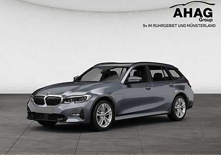 BMW 330e Touring
