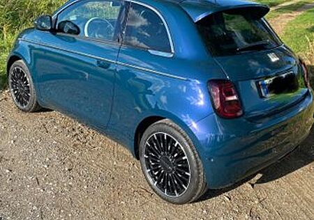 Fiat 500E "la Prima" 42 kWh La Prima, Vollausstattung