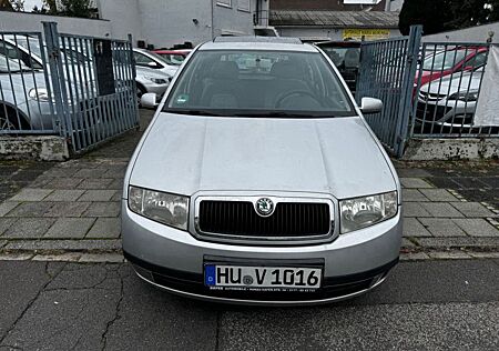 Skoda Fabia 1.4 16V Comfort*AHK*Schiebedach*Euro4*Serv