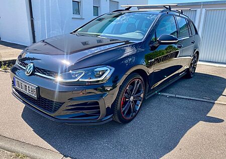 VW Golf Volkswagen 2.0 TDI Variant GTD schwarz