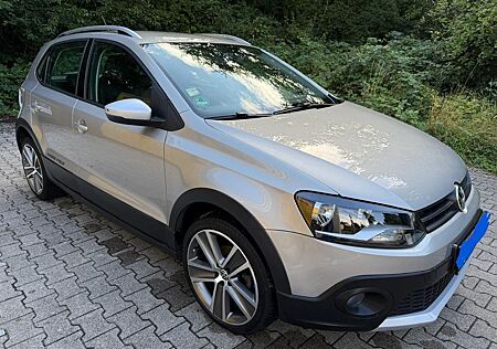 VW Polo Volkswagen 1.2 TSI Chroos . Erste Hand, Kette neue