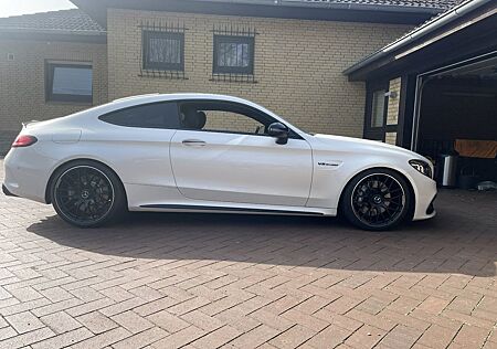 Mercedes-Benz C 63 AMG AMG C63 W205 Coupe Night Pano Performance-Abgasa