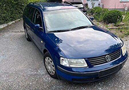 VW Passat Variant Volkswagen 1.9 TDI Austauschmotor 120tkm