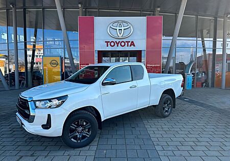 Toyota Hilux 2.4 Extra Cab 4x4, AUTOMATIK, Comfort