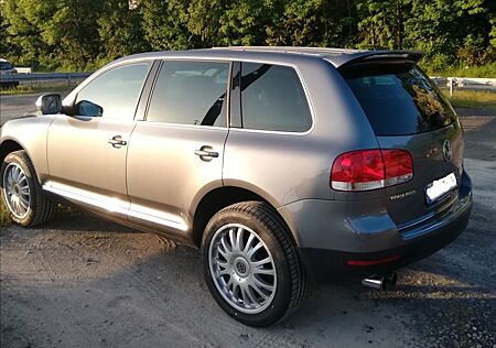 VW Touareg Volkswagen 5.0 V10 TDI Tiptronic Individual Ind...