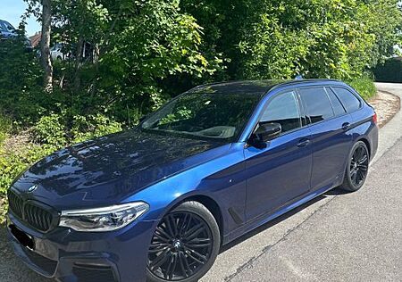 BMW 530d Touring A AHK M Sport HUD Carplay Laser