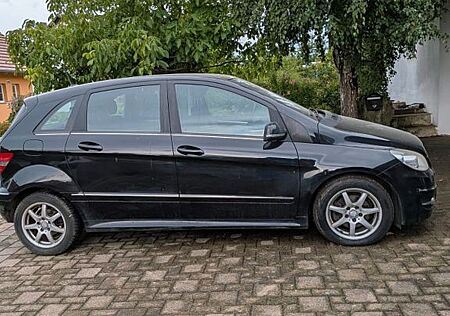 Mercedes-Benz 200 B CDI