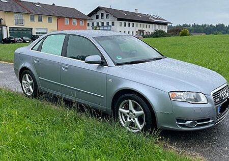 Audi A4 2.0 T FSI - S-Line