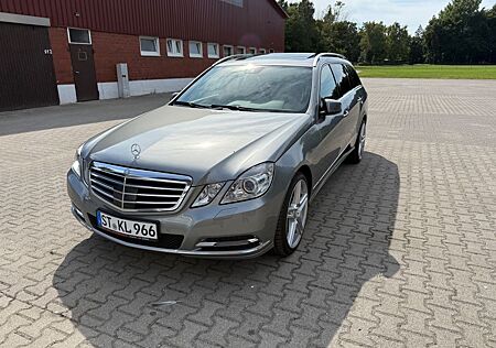 Mercedes-Benz E 250 T BlueEFFICIENCY ELEGANCE ELEGANCE