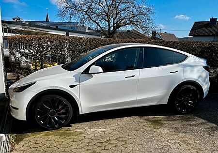 Tesla Model Y Performance Dual Motor AWD, nur 6.020 km