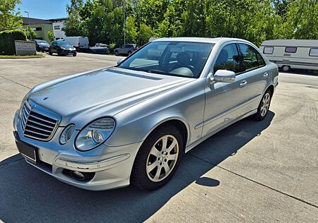 Mercedes-Benz E 200 E -Klasse Lim. Kompressor * Automatik