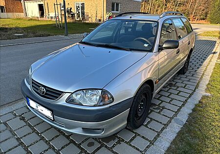 Toyota Avensis 1.6 VVT-i Kombi, AHK, Klima