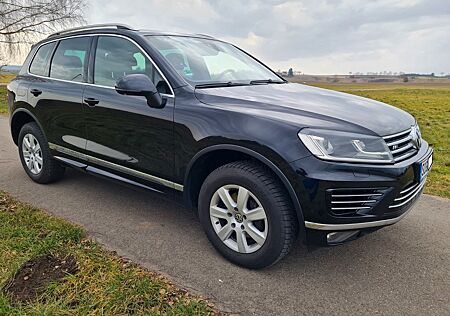 VW Touareg Volkswagen 3.0 V6 TDI Exclusive R-Line
